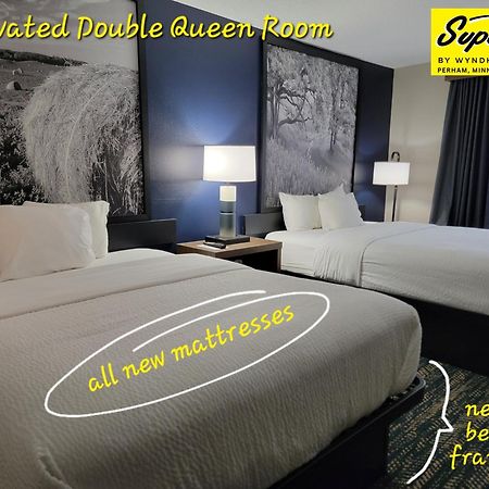 Super 8 By Wyndham Perham Hotel Екстериор снимка
