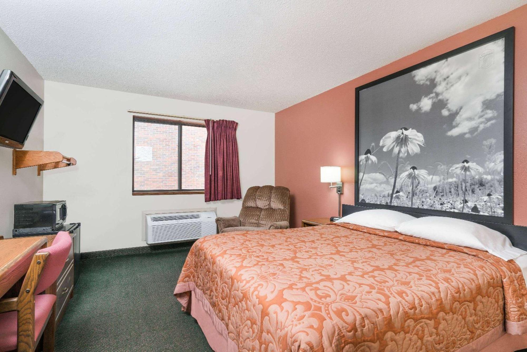 Super 8 By Wyndham Perham Hotel Екстериор снимка
